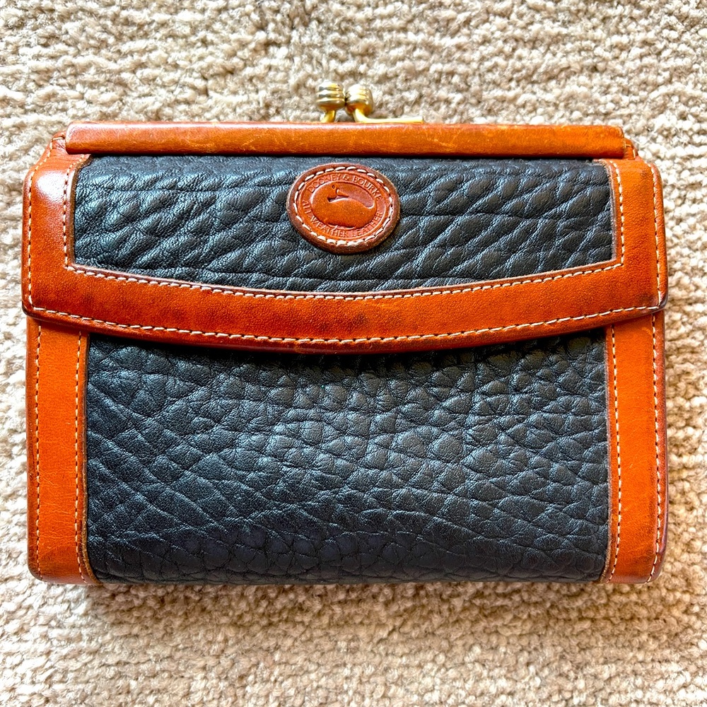Authentic Genuine Dooney & Bourke Women’s Leather Wallet